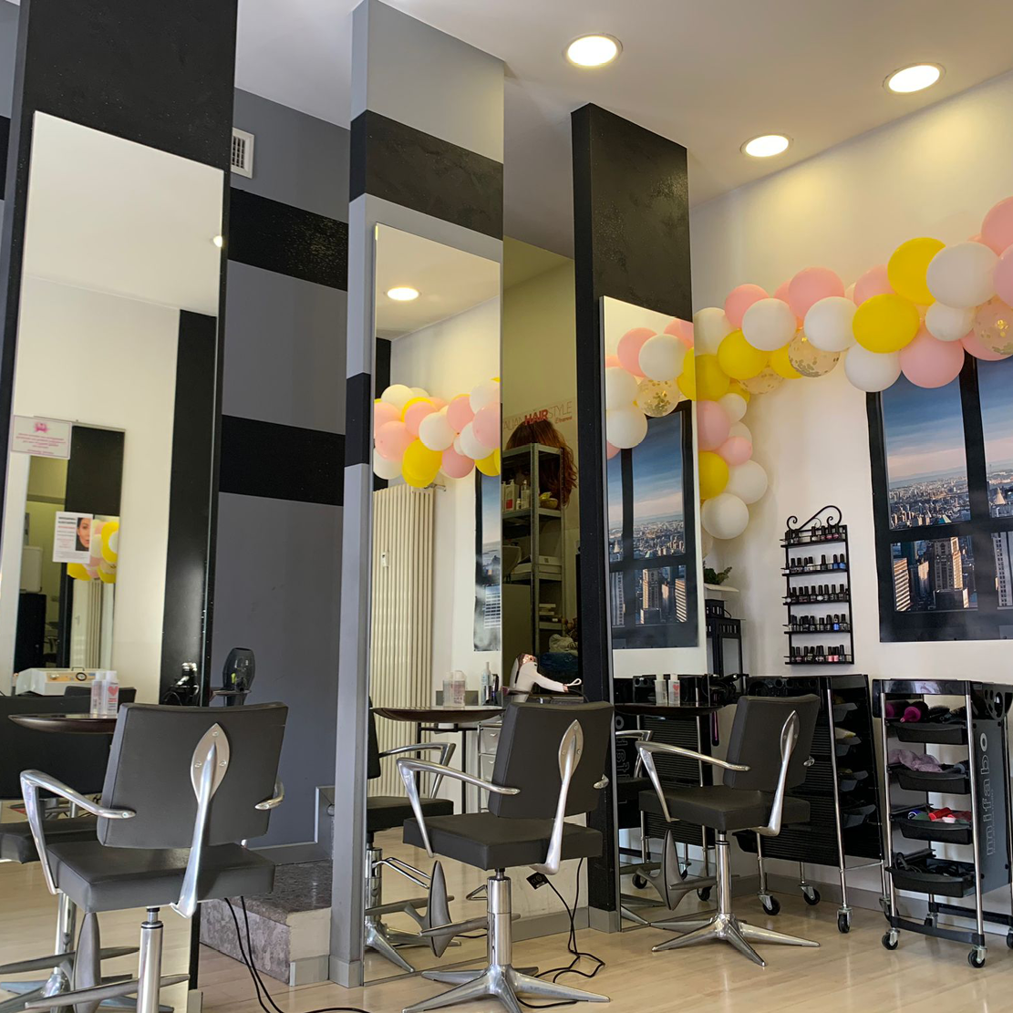 Interno salone Acconciature Divina