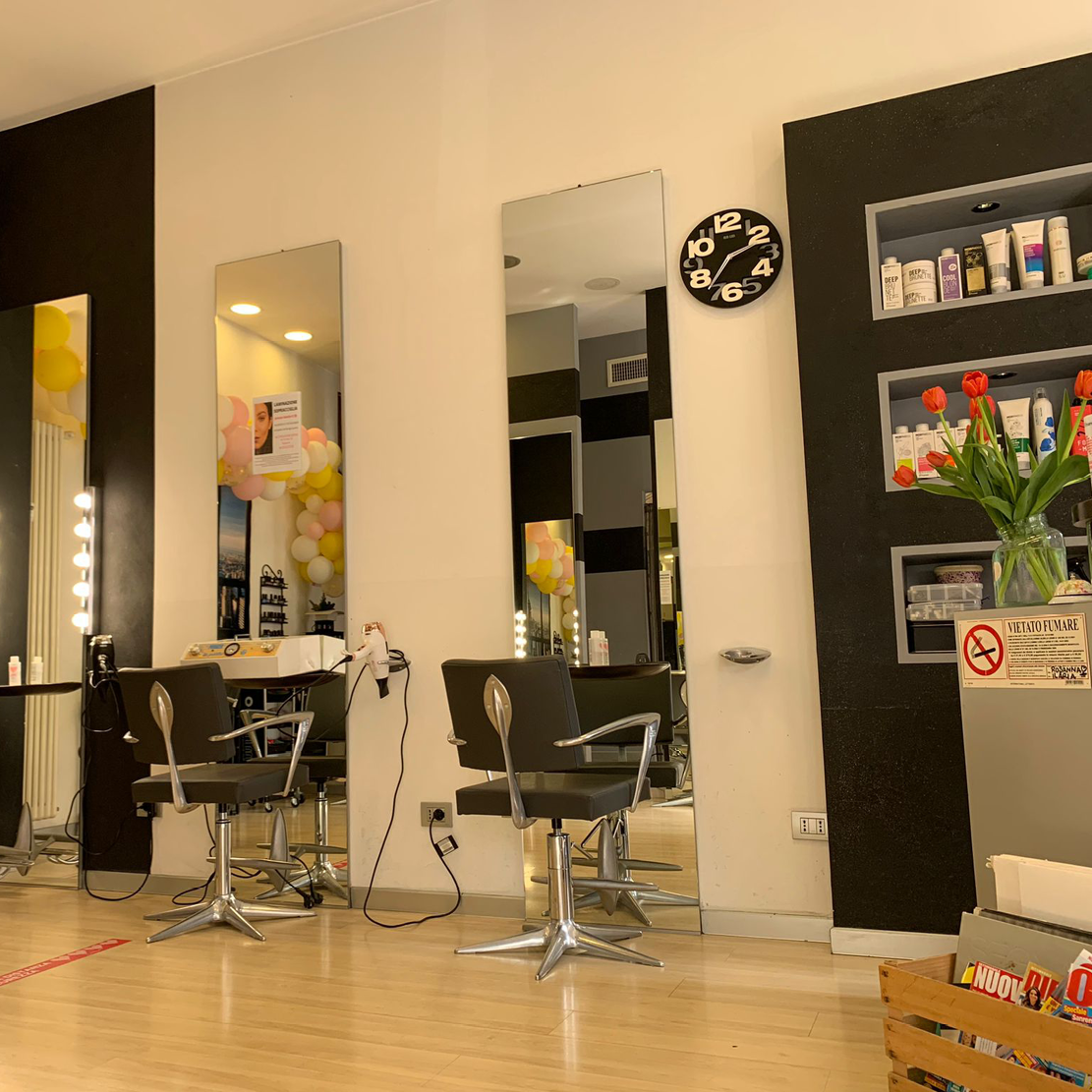 Interno salone Acconciature Divina Bergamo